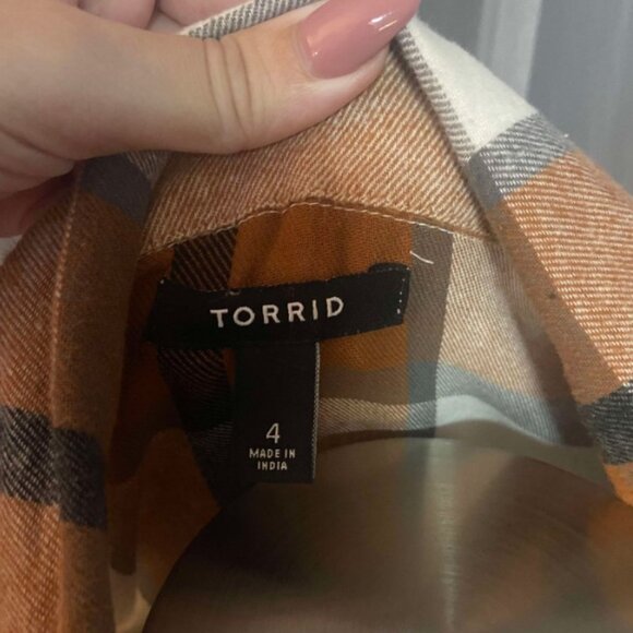 Torrid size 4 (26W) Plaid Brown Cotton Long Line Shacket - Picture 9 of 10